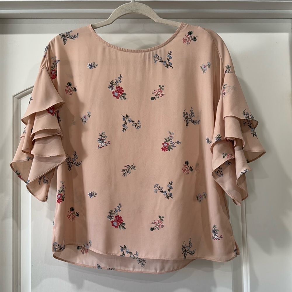 Vince Camuto Ruffle Sleeve Floral Blouse